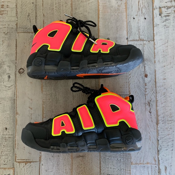 nike uptempo hot punch